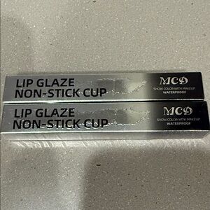 MC9 Lip Glaze Non-Stick Cup